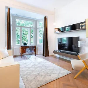  Appartement Elegant Paris Ave With A Terrace